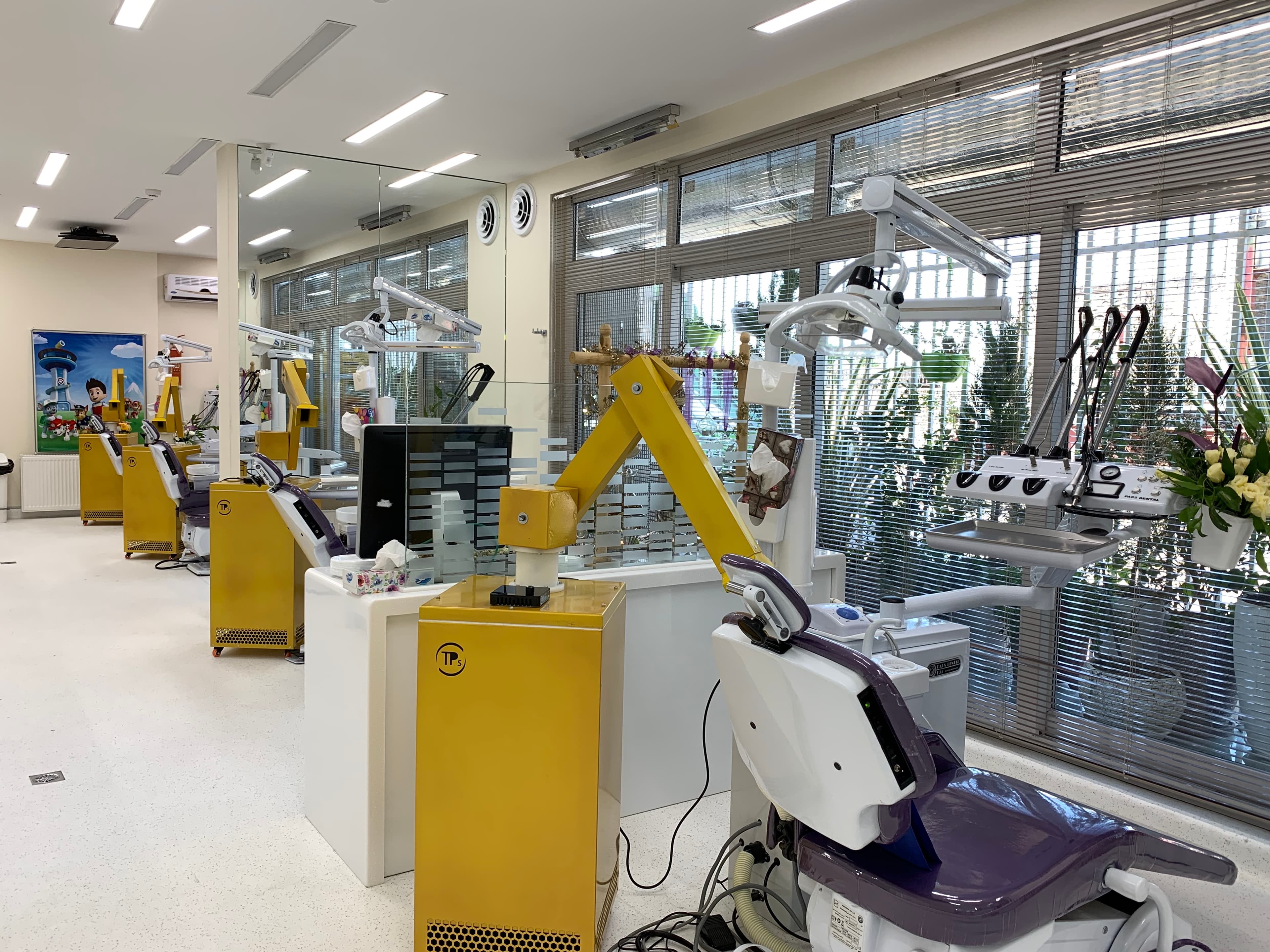 کلینیک دندانپزشکی کاخ مشهد